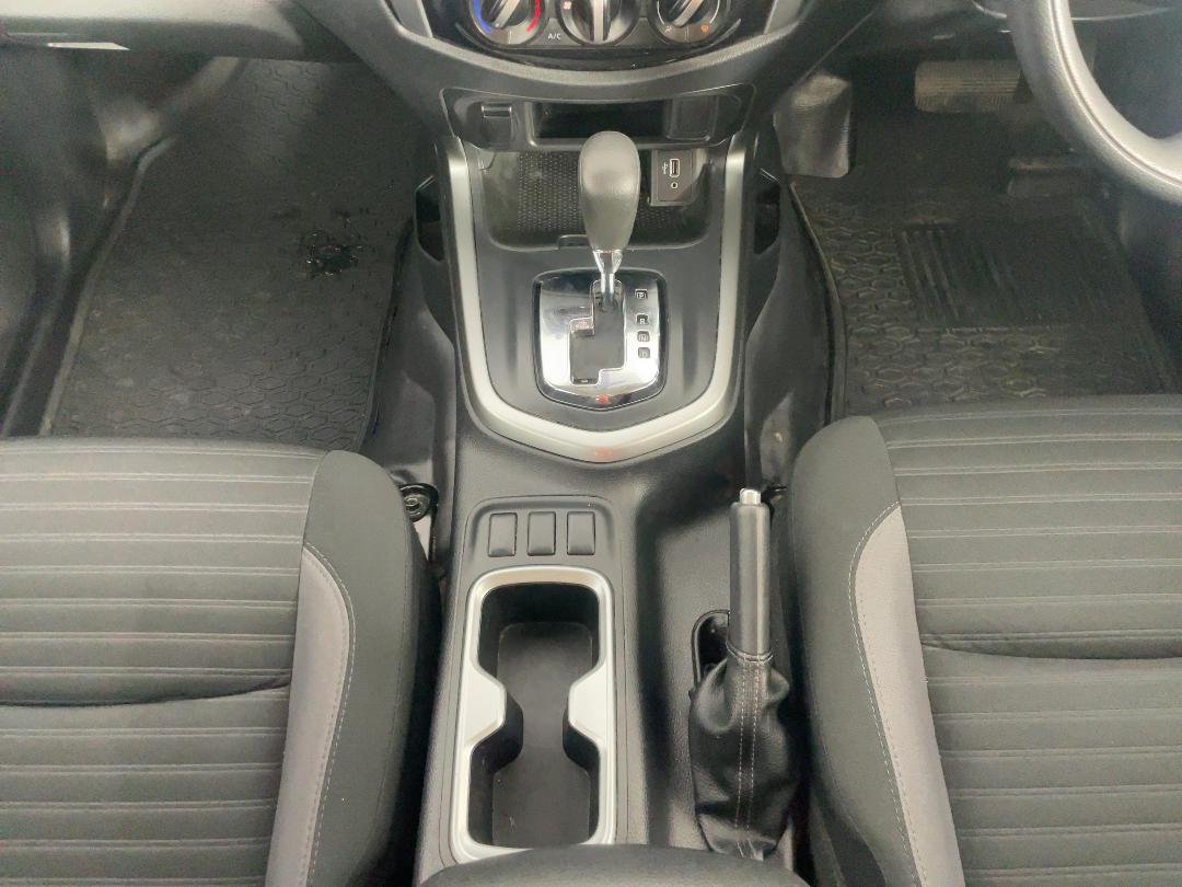 Photo '18' of Nissan Navara