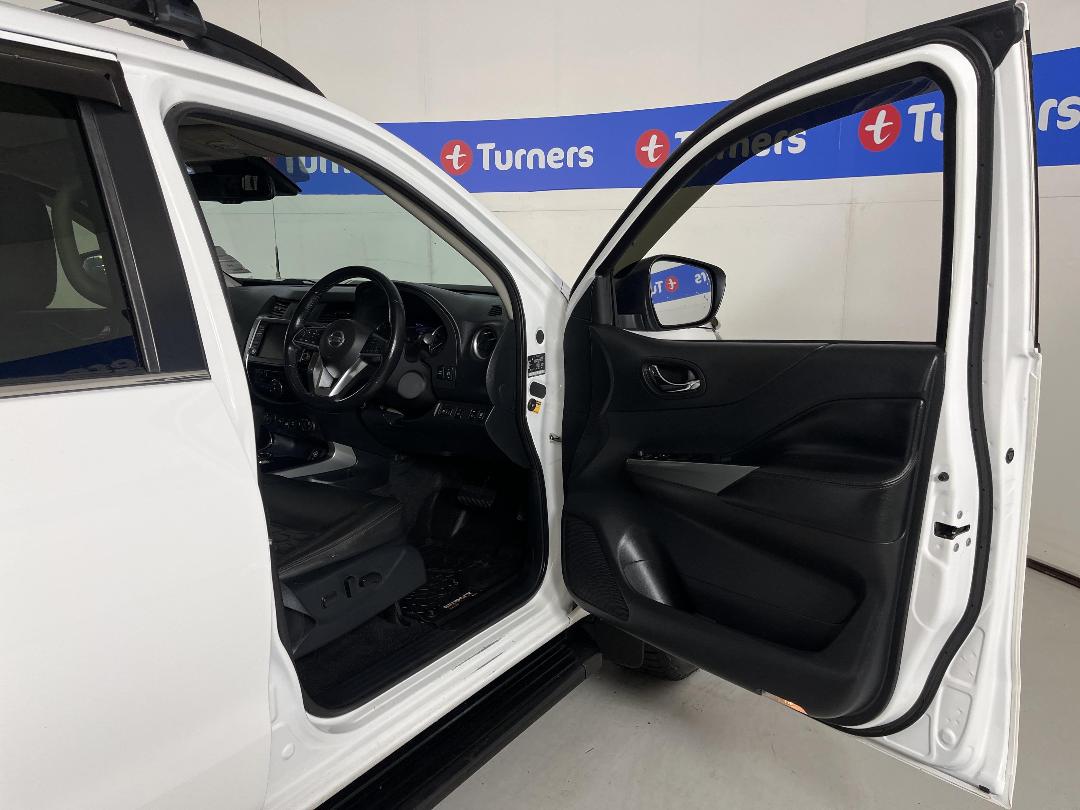 Photo '15' of Nissan Navara