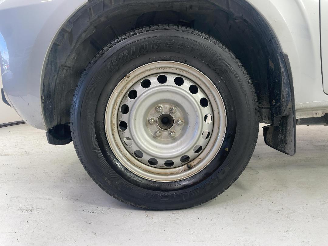 Photo '10' of Nissan Navara