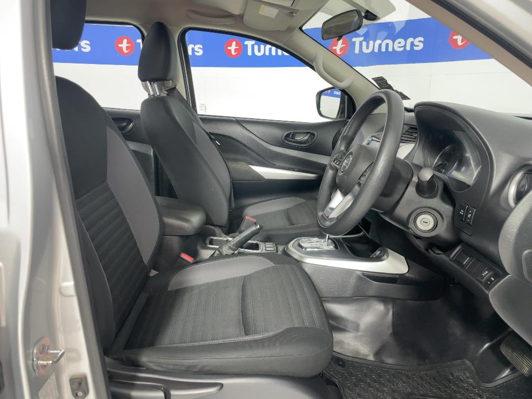 Photo '16' of Nissan Navara