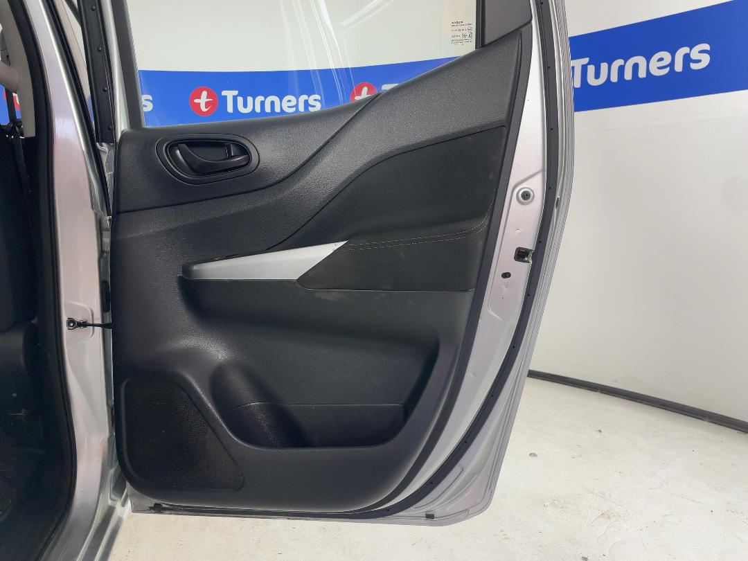 Photo '19' of Nissan Navara