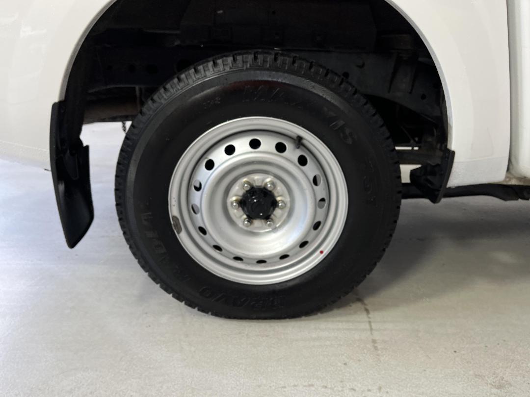 Photo '12' of Nissan Navara