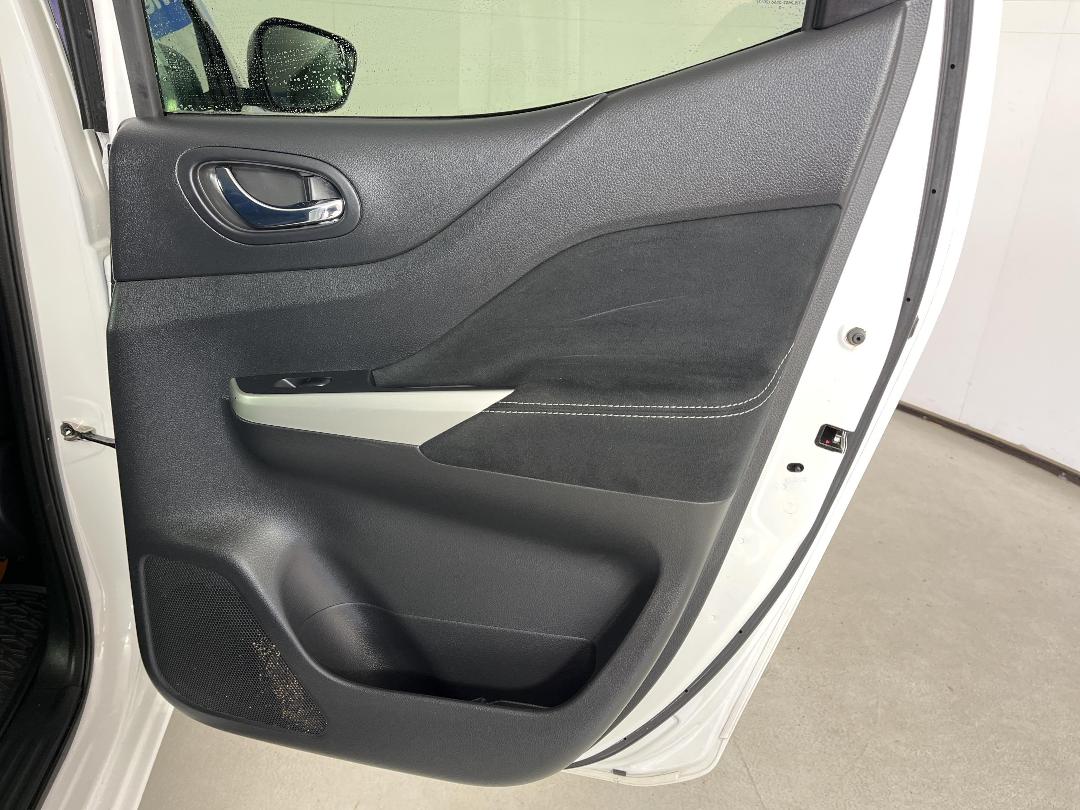 Photo '19' of Nissan Navara