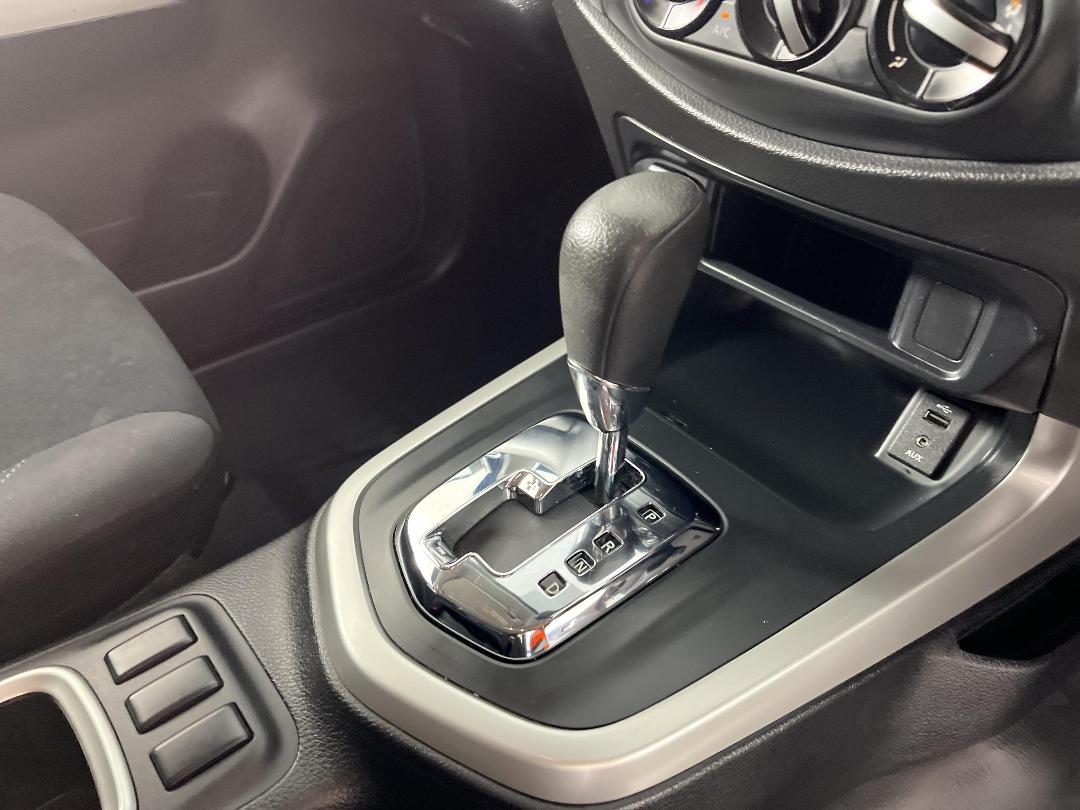 Photo '18' of Nissan Navara