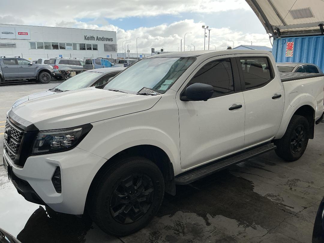 Photo '3' of Nissan Navara ST-X