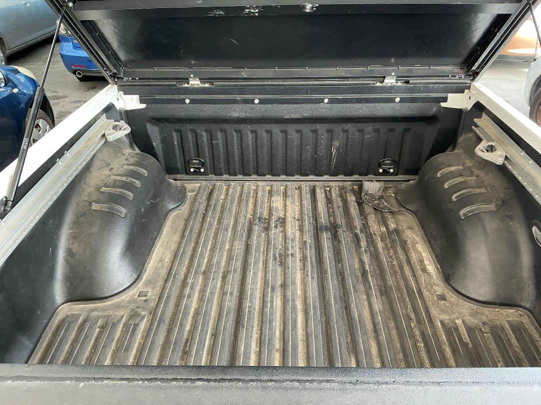 Photo '6' of Nissan Navara ST-X