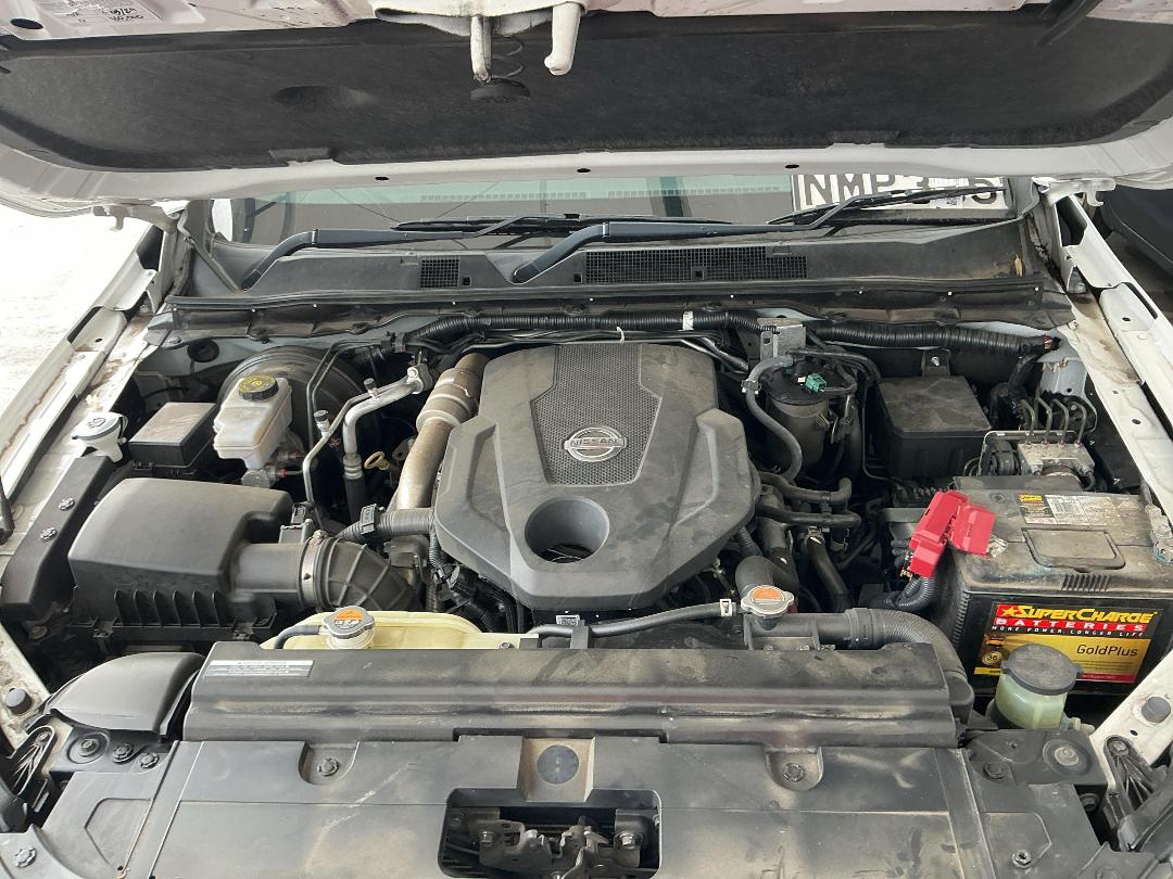 Photo '11' of Nissan Navara ST-X