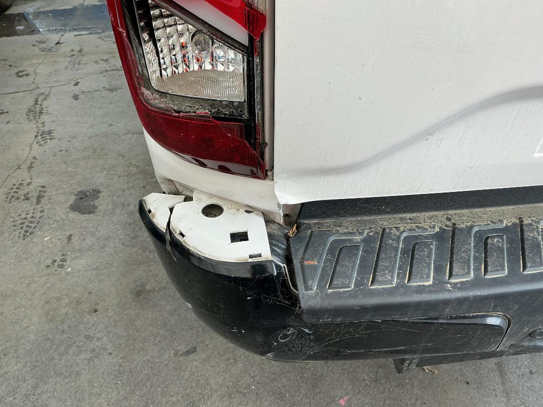 Photo '19' of Nissan Navara ST-X