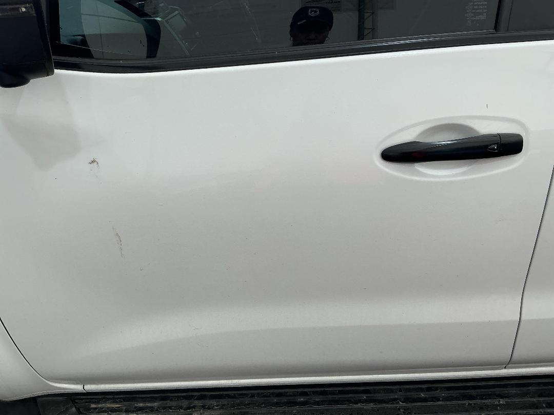 Photo '23' of Nissan Navara ST-X