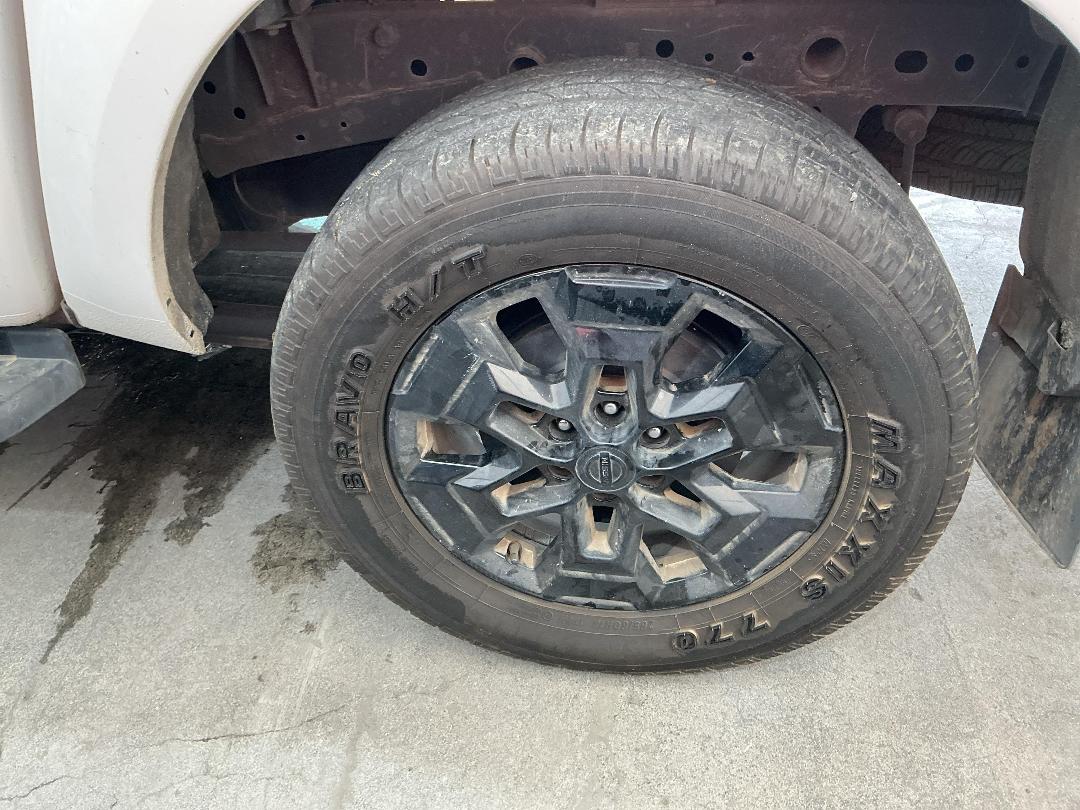 Photo '25' of Nissan Navara ST-X