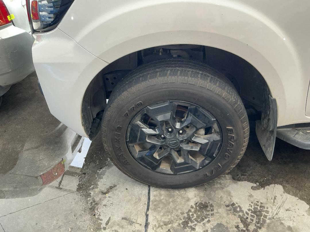 Photo '24' of Nissan Navara ST-X