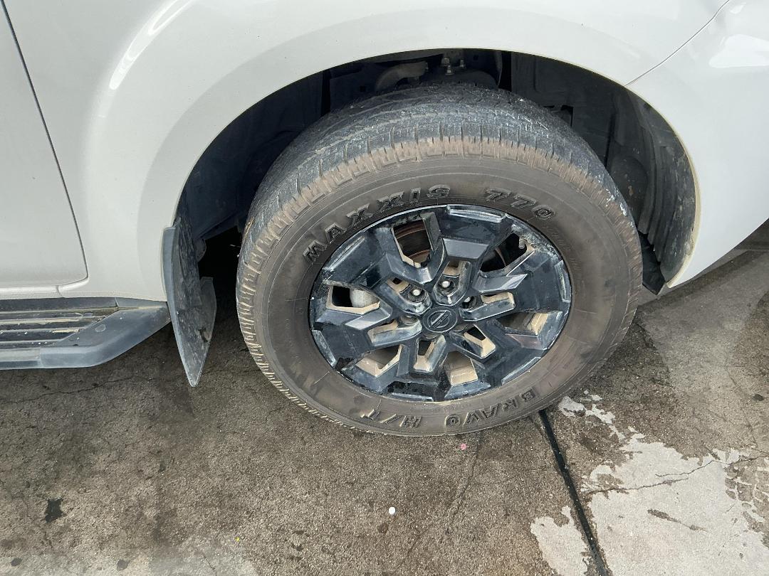 Photo '27' of Nissan Navara ST-X