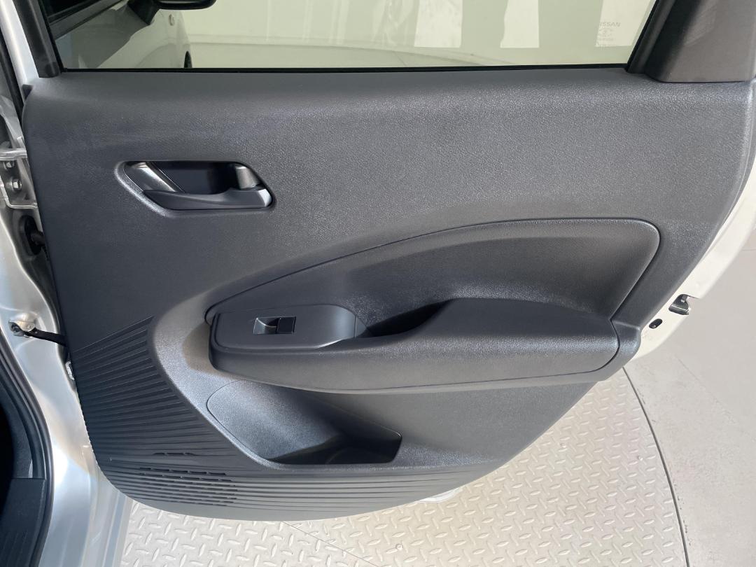 Photo '19' of Nissan Note Photo '19' of Nissan Note