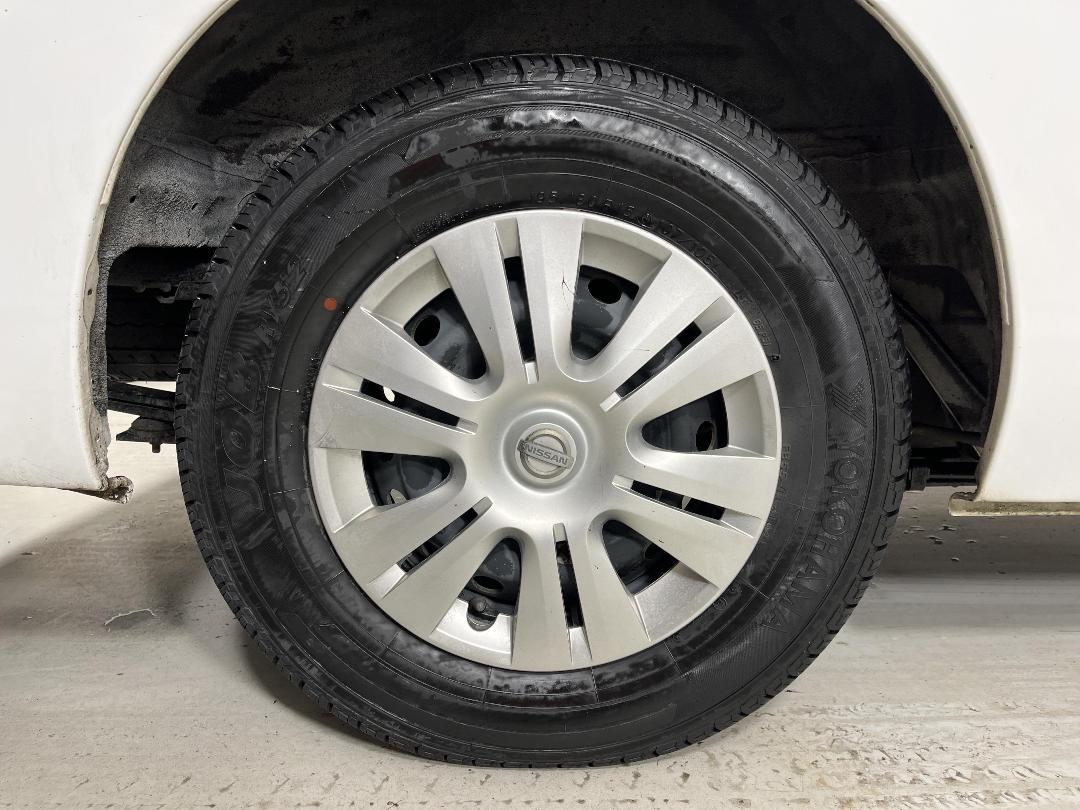 Photo '12' of Nissan NV350