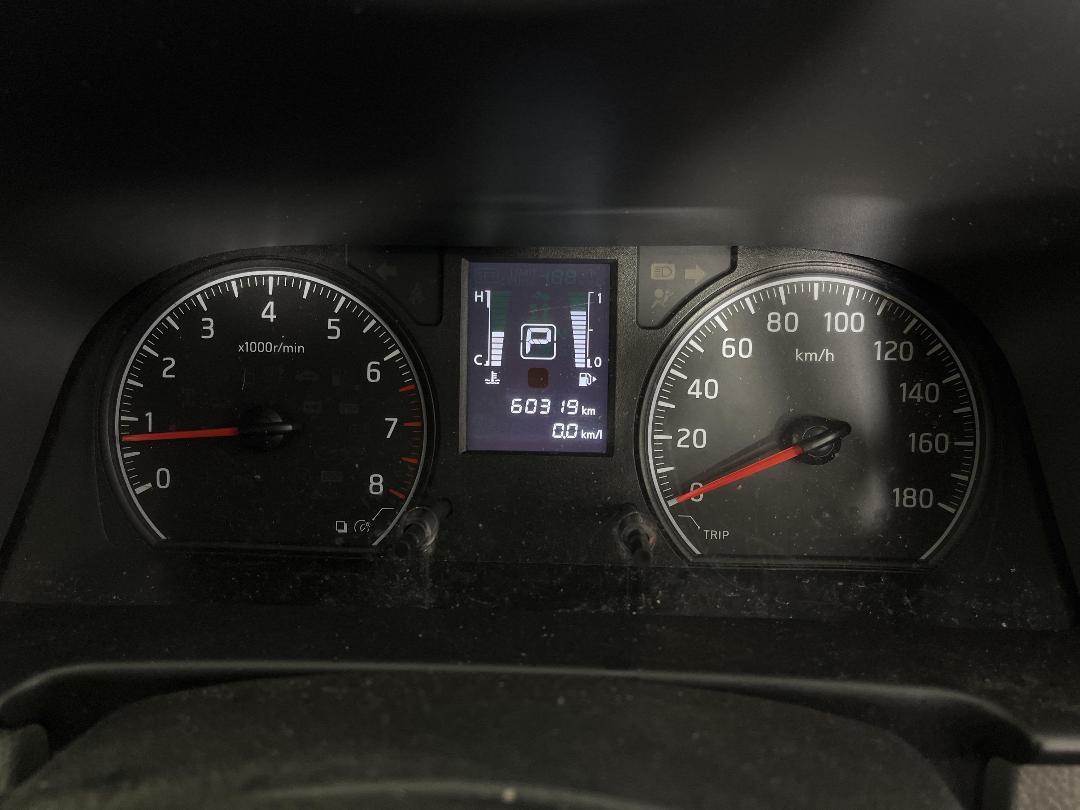 Photo '21' of Nissan NV350