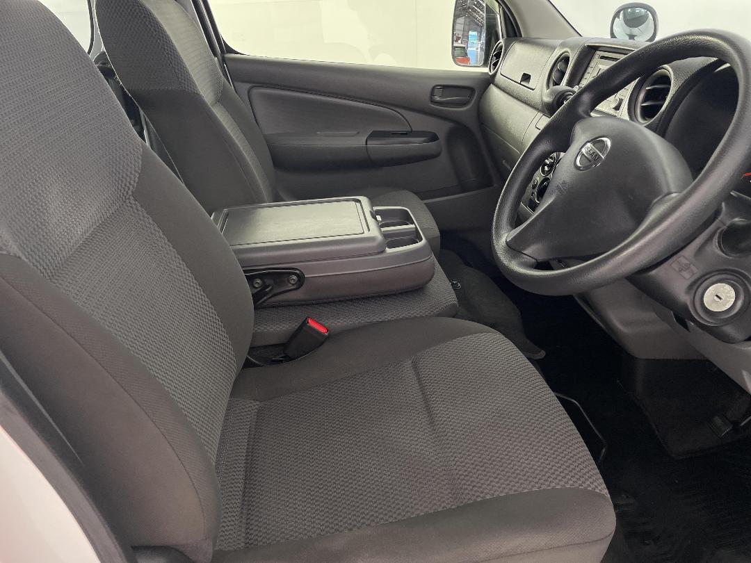 Photo '16' of Nissan NV350 Photo '16' of Nissan NV350