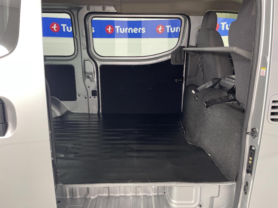 Photo '19' of Nissan NV350 Photo '19' of Nissan NV350