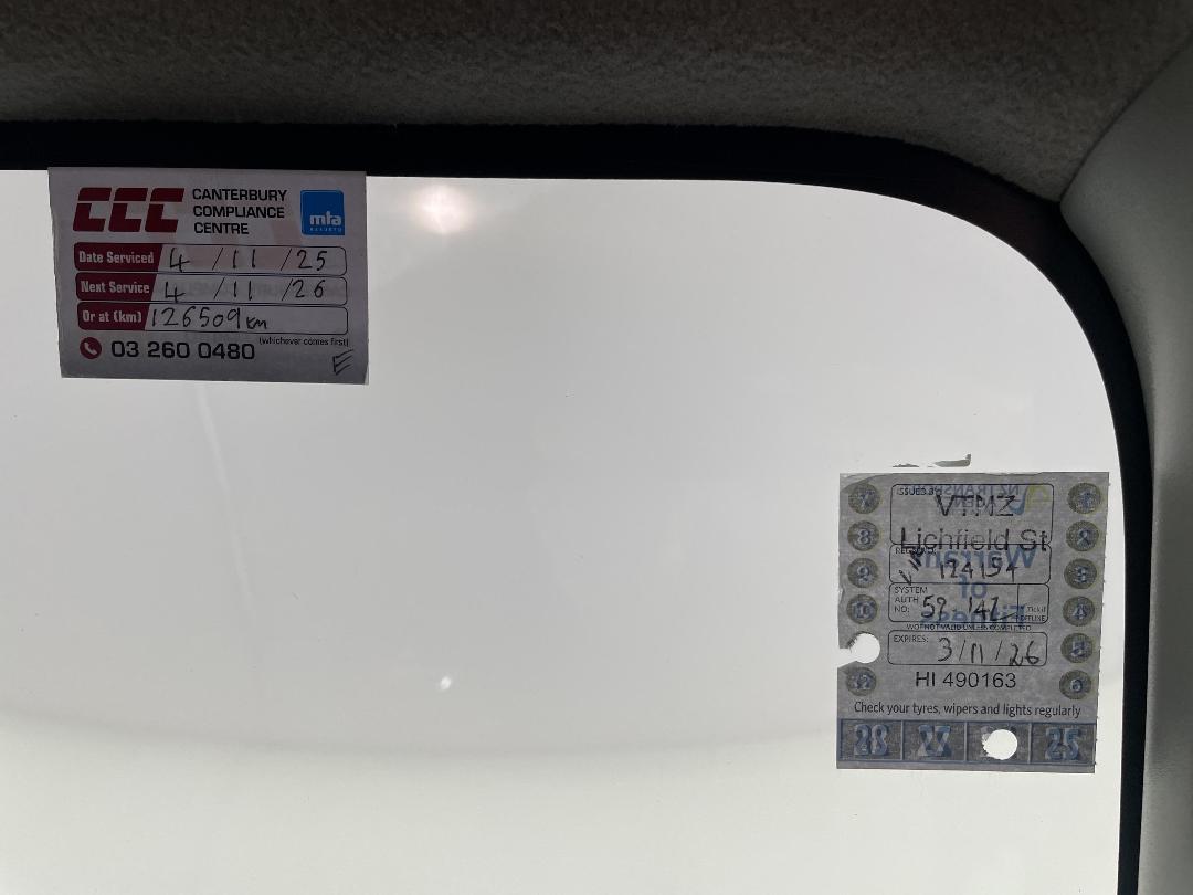 Photo '23' of Nissan NV350 Photo '23' of Nissan NV350