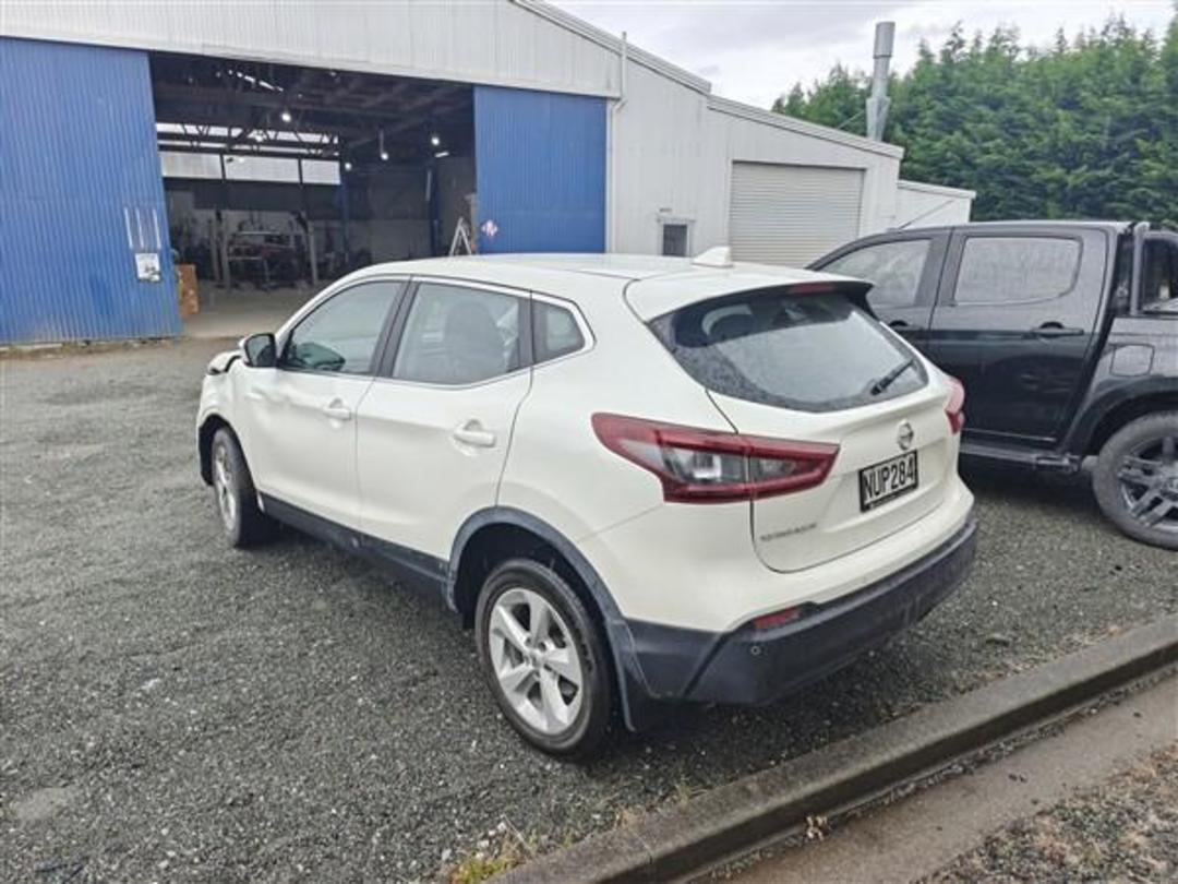 Photo '3' of Nissan Qashqai ST Photo '3' of Nissan Qashqai ST