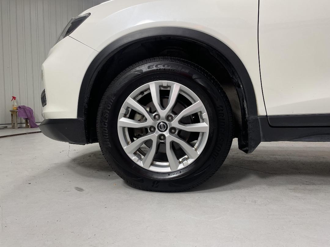 Photo '10' of Nissan X-Trail