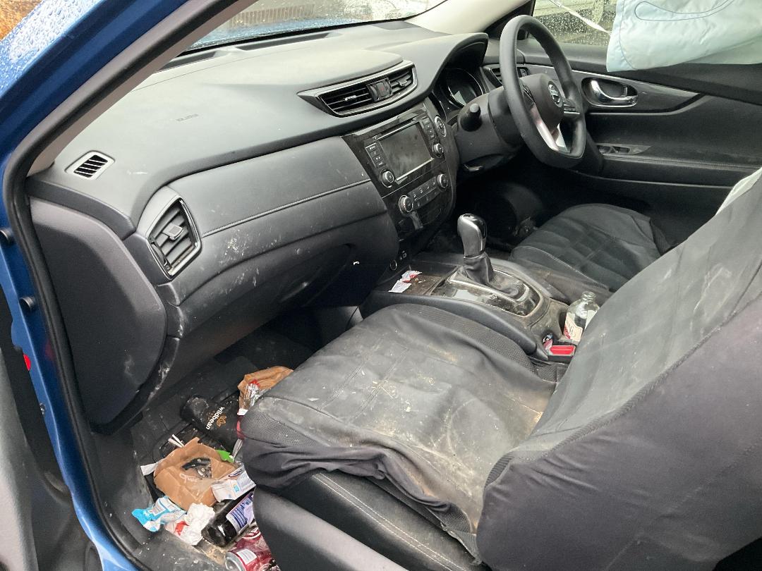 Photo '14' of Nissan X-Trail ST