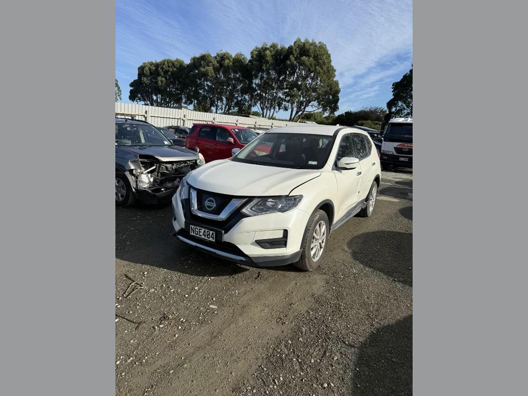 Photo '2' of Nissan X-Trail ST