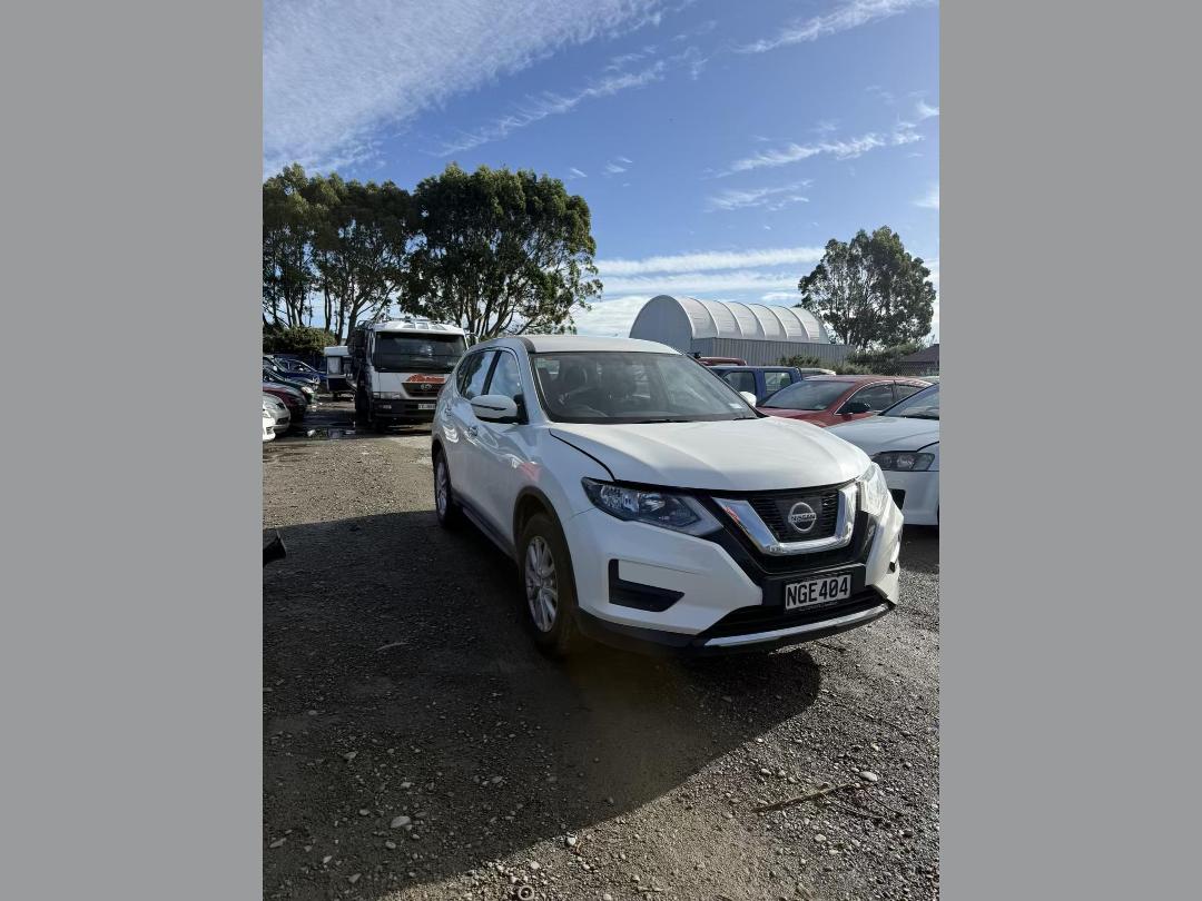 Photo '8' of Nissan X-Trail ST