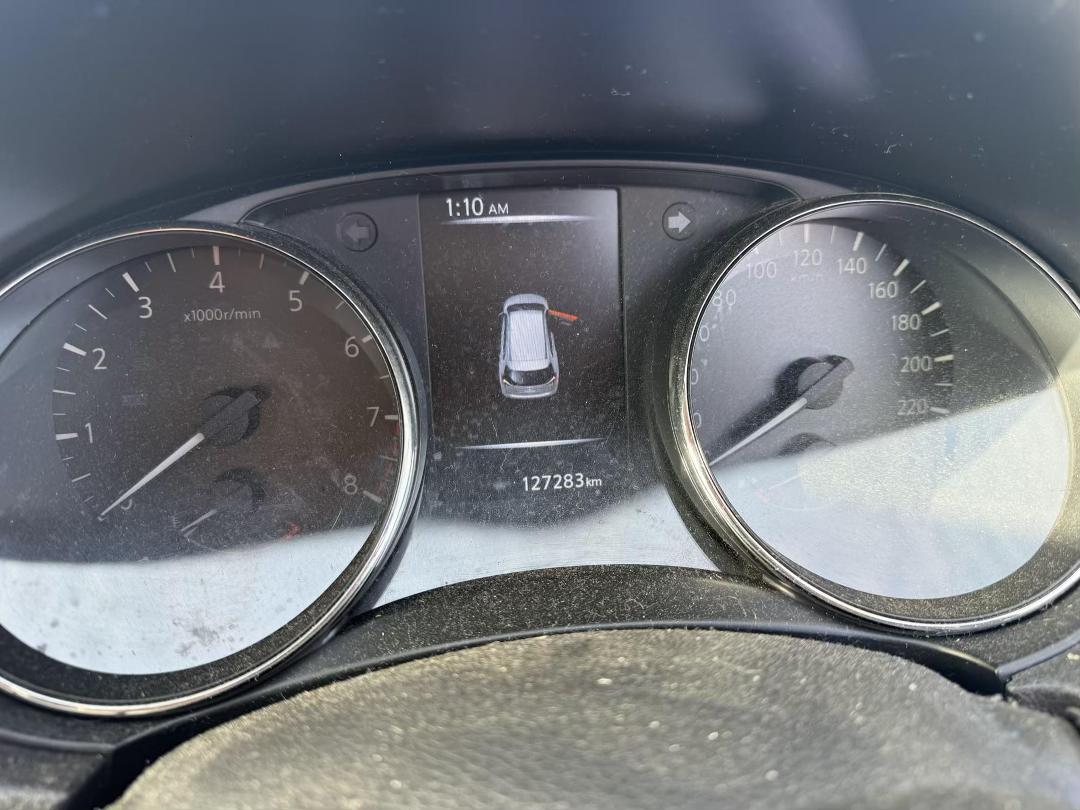 Photo '11' of Nissan X-Trail ST