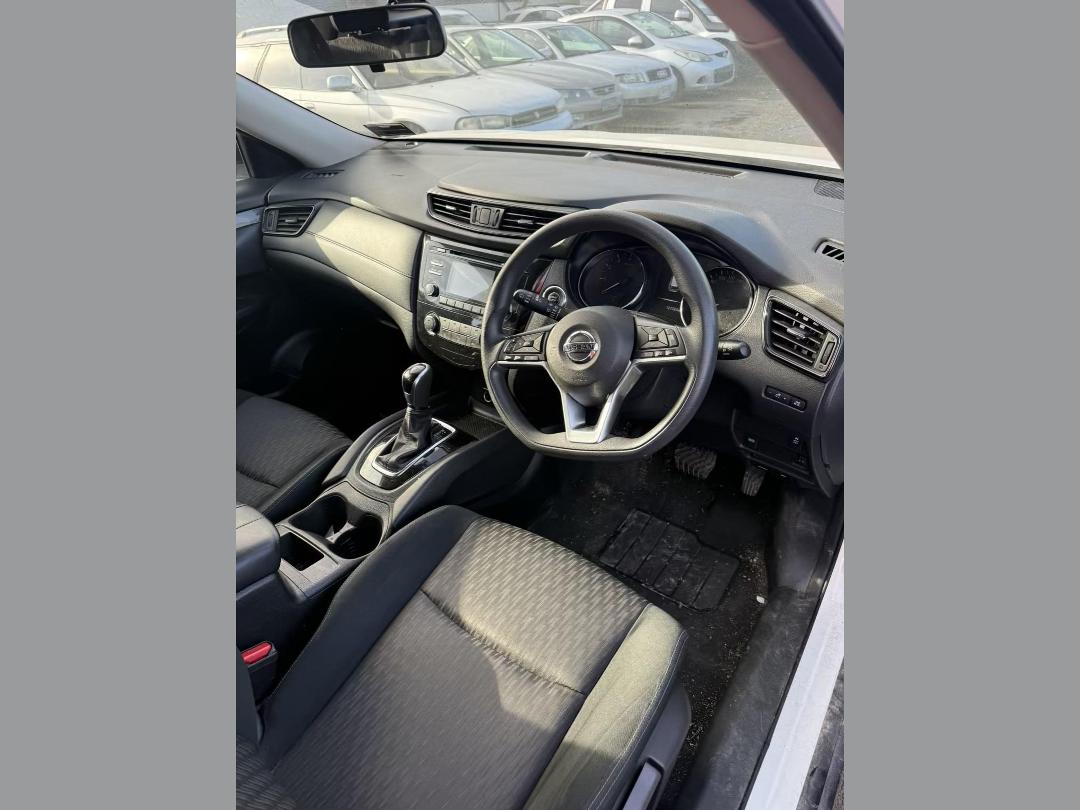 Photo '14' of Nissan X-Trail ST