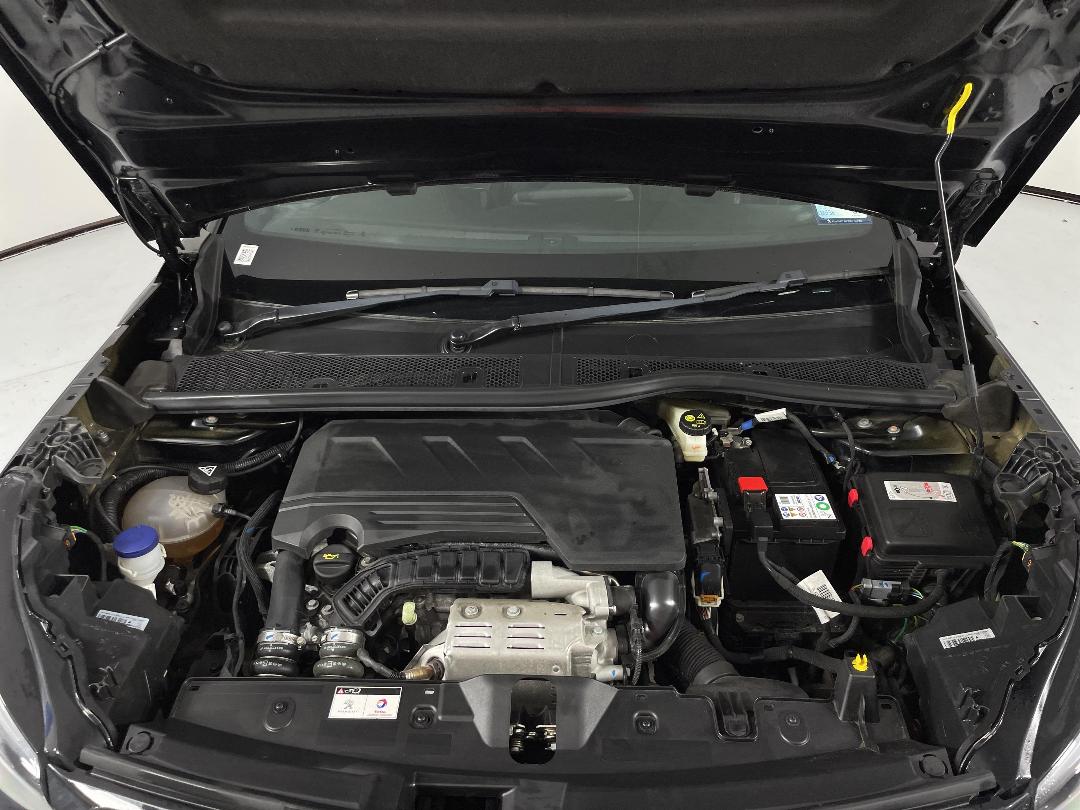 Photo '13' of Peugeot 2008 Photo '13' of Peugeot 2008