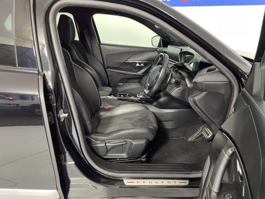 Photo '16' of Peugeot 2008 Photo '16' of Peugeot 2008