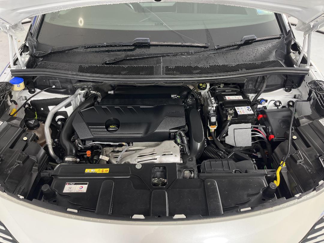 Photo '13' of Peugeot 5008