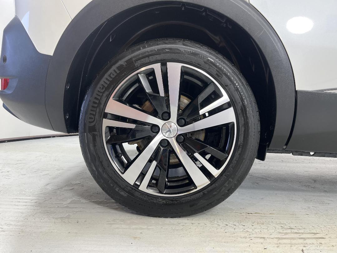 Photo '12' of Peugeot 5008