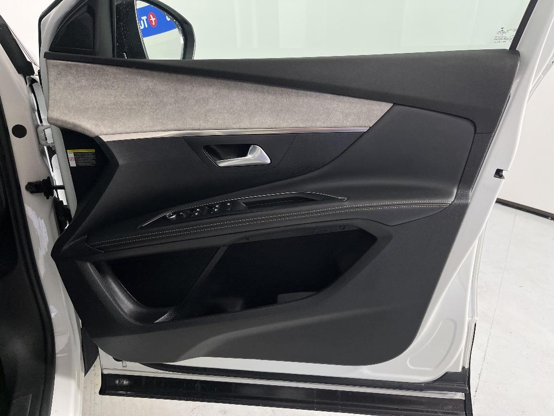 Photo '15' of Peugeot 5008