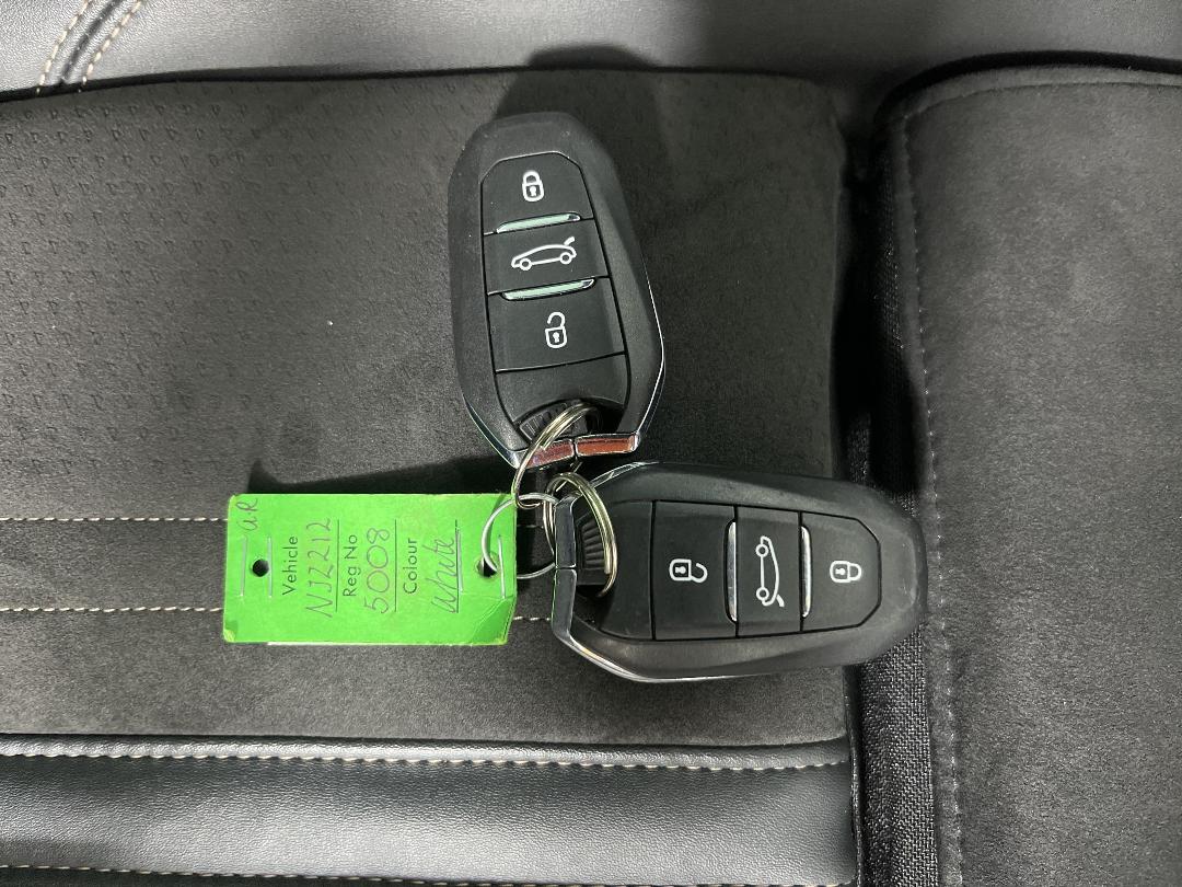 Photo '22' of Peugeot 5008