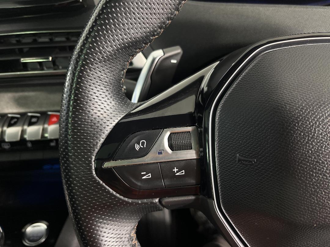 Photo '26' of Peugeot 5008