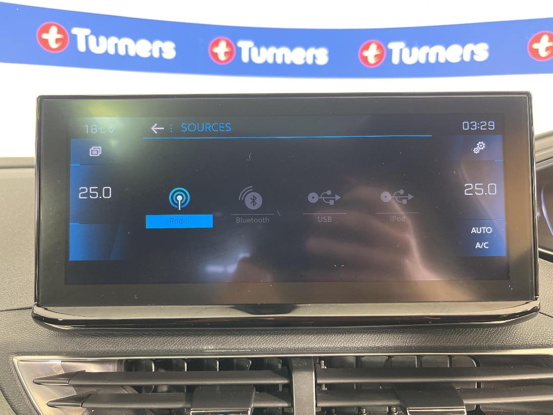 Photo '30' of Peugeot 5008