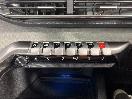Thumbnail '32' of Peugeot 5008