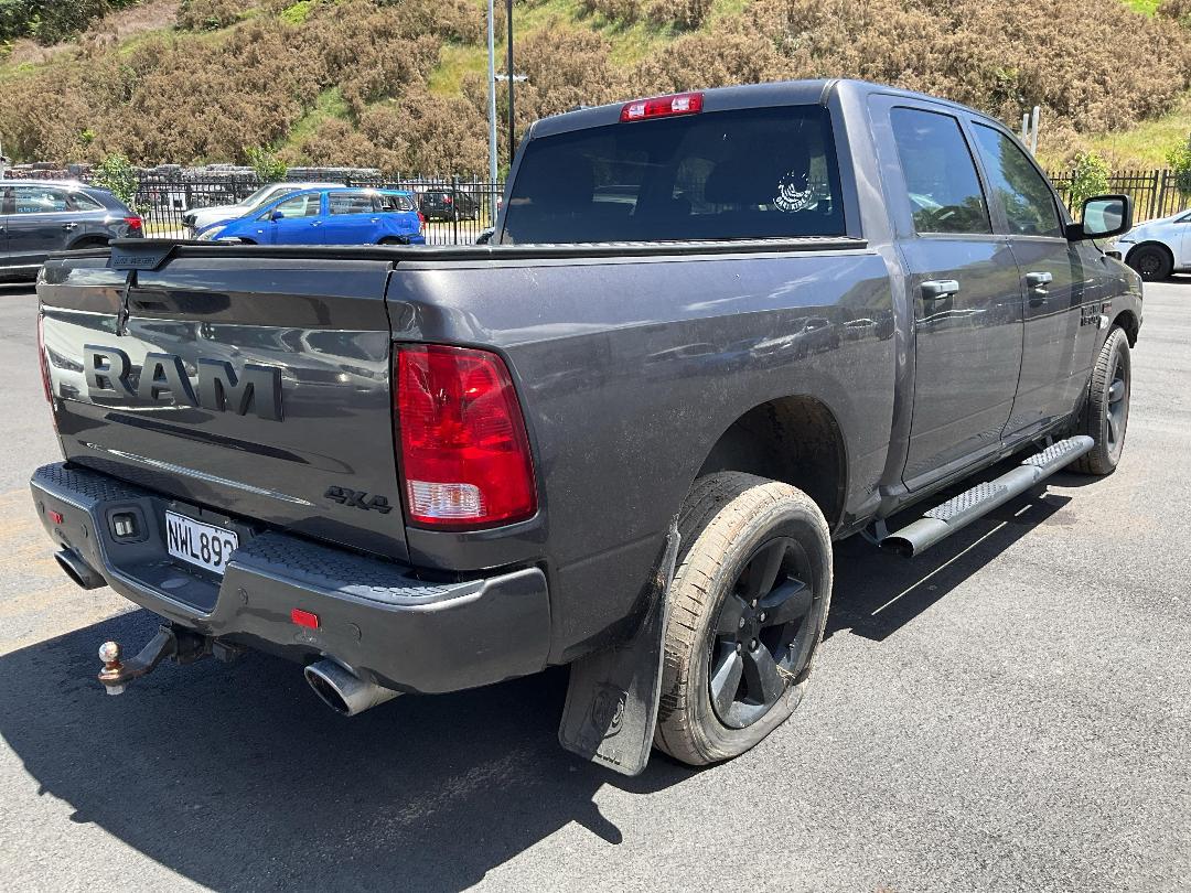 Photo '4' of RAM 1500 Express Crew STD