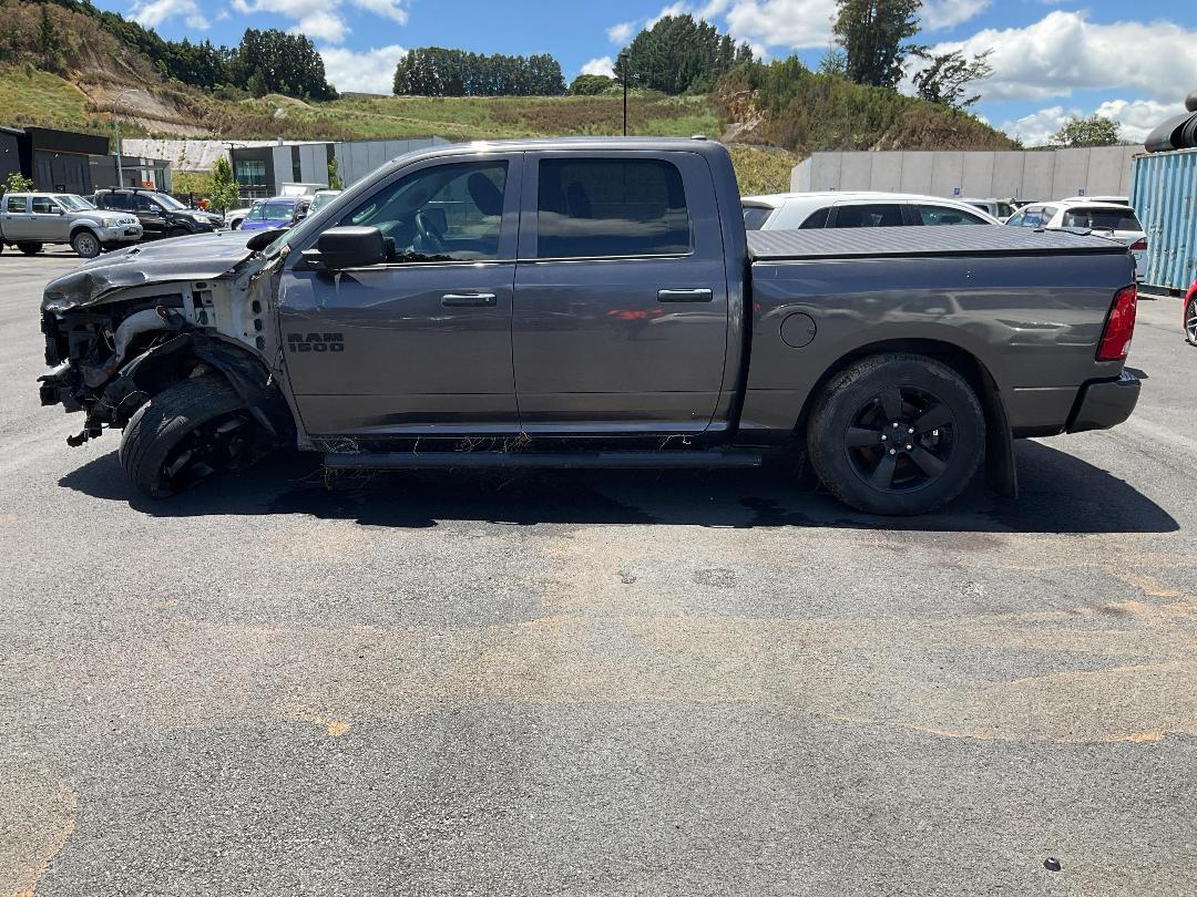 Photo '5' of RAM 1500 Express Crew STD