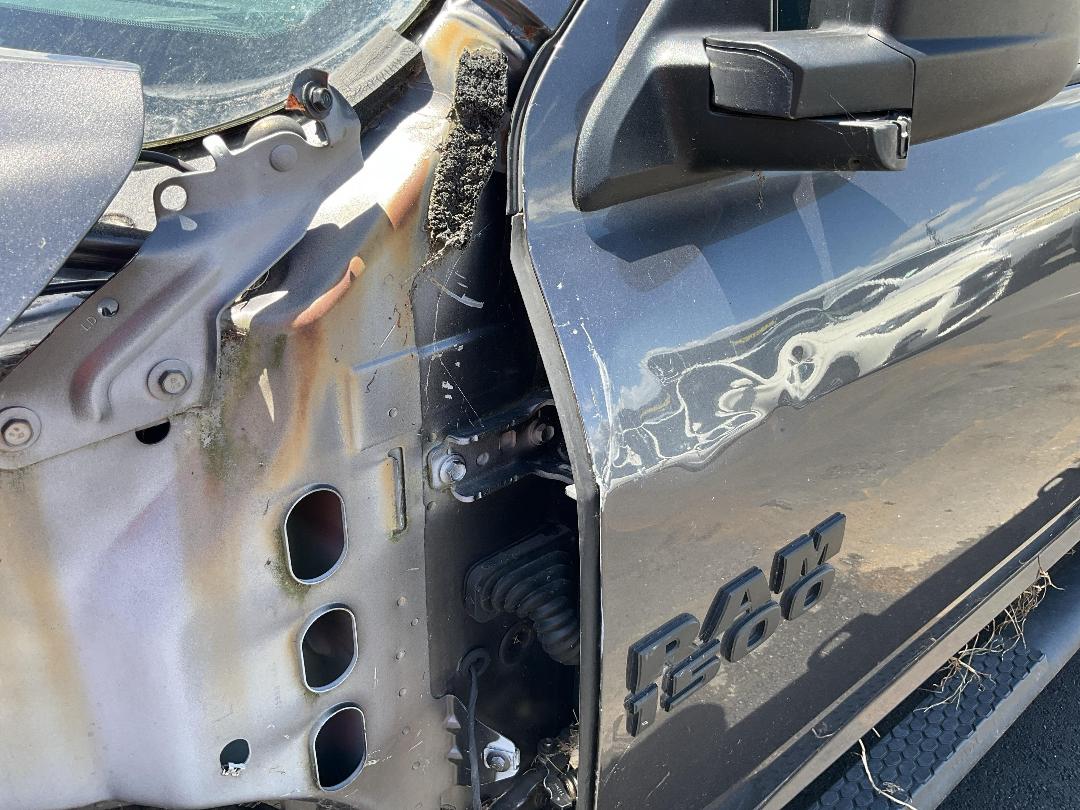 Photo '13' of RAM 1500 Express Crew STD