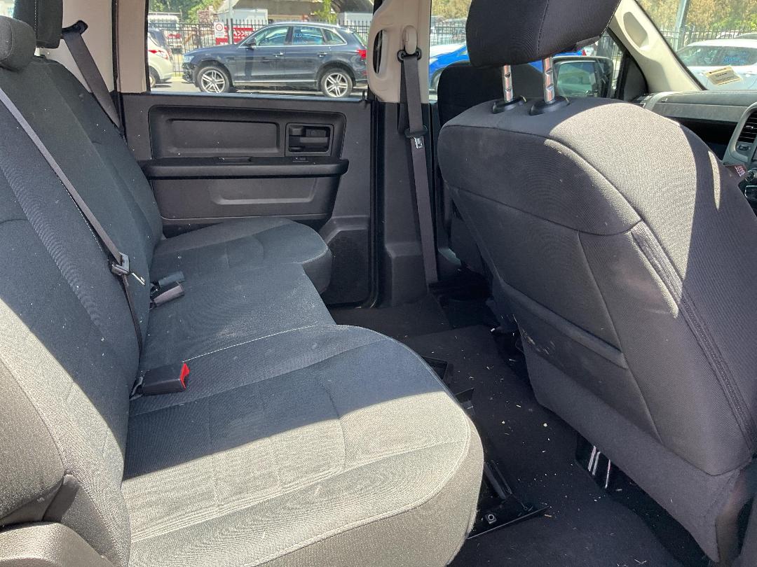 Photo '17' of RAM 1500 Express Crew STD