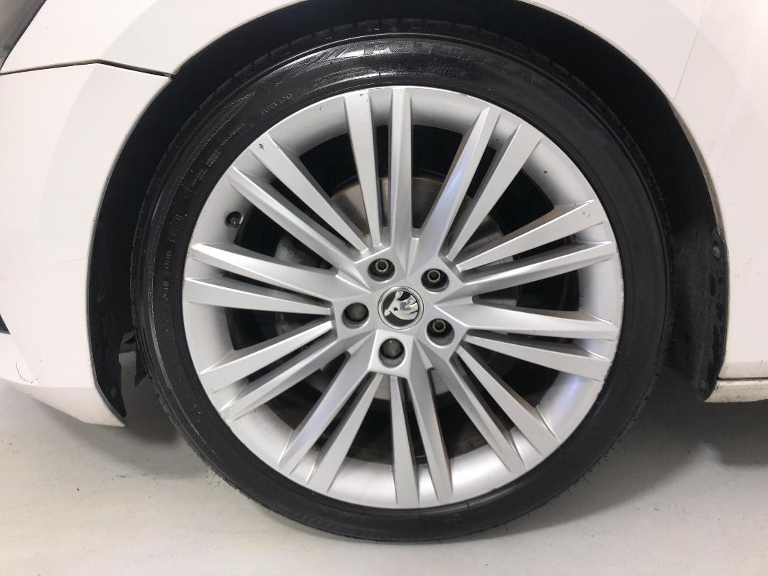 Photo '10' of Skoda Superb Photo '10' of Skoda Superb