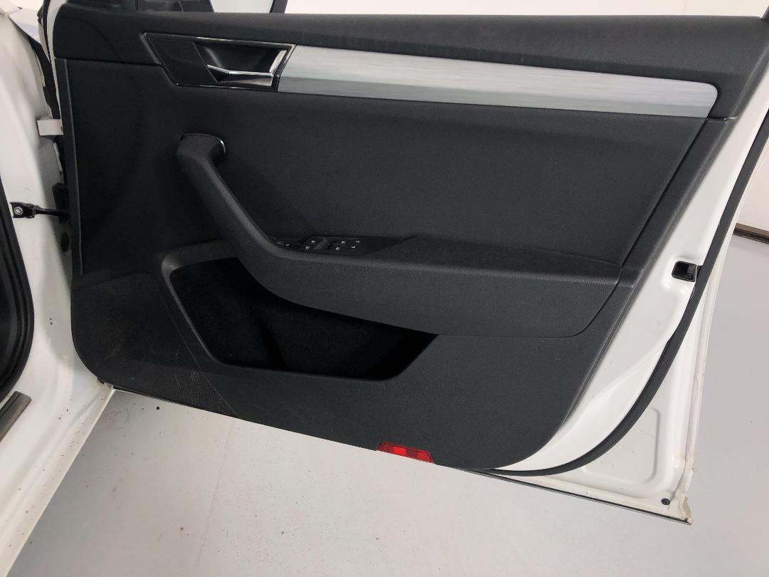 Photo '15' of Skoda Superb Photo '15' of Skoda Superb