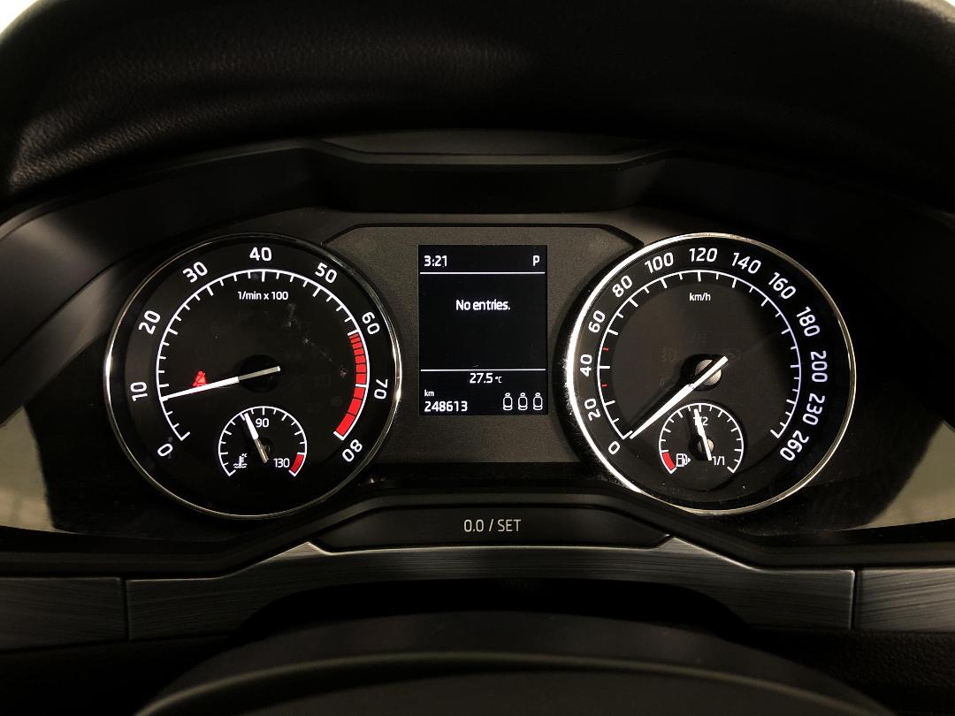 Photo '21' of Skoda Superb Photo '21' of Skoda Superb