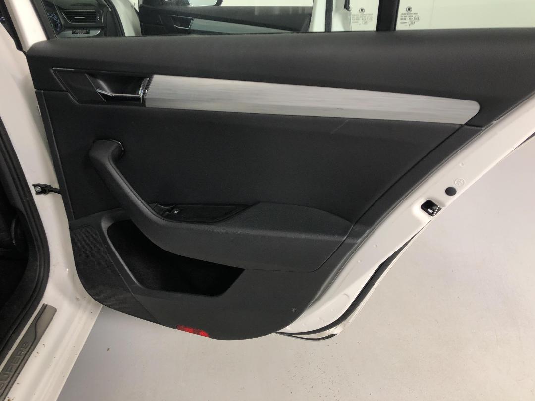 Photo '19' of Skoda Superb Photo '19' of Skoda Superb