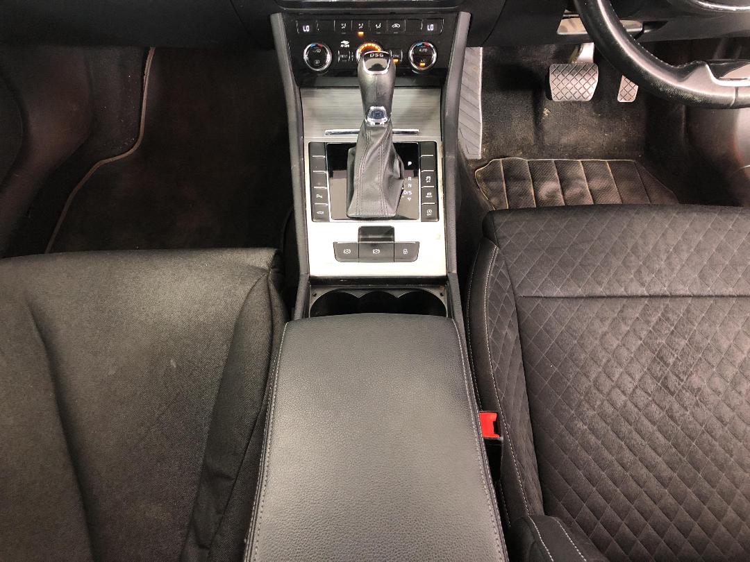 Photo '18' of Skoda Superb Photo '18' of Skoda Superb