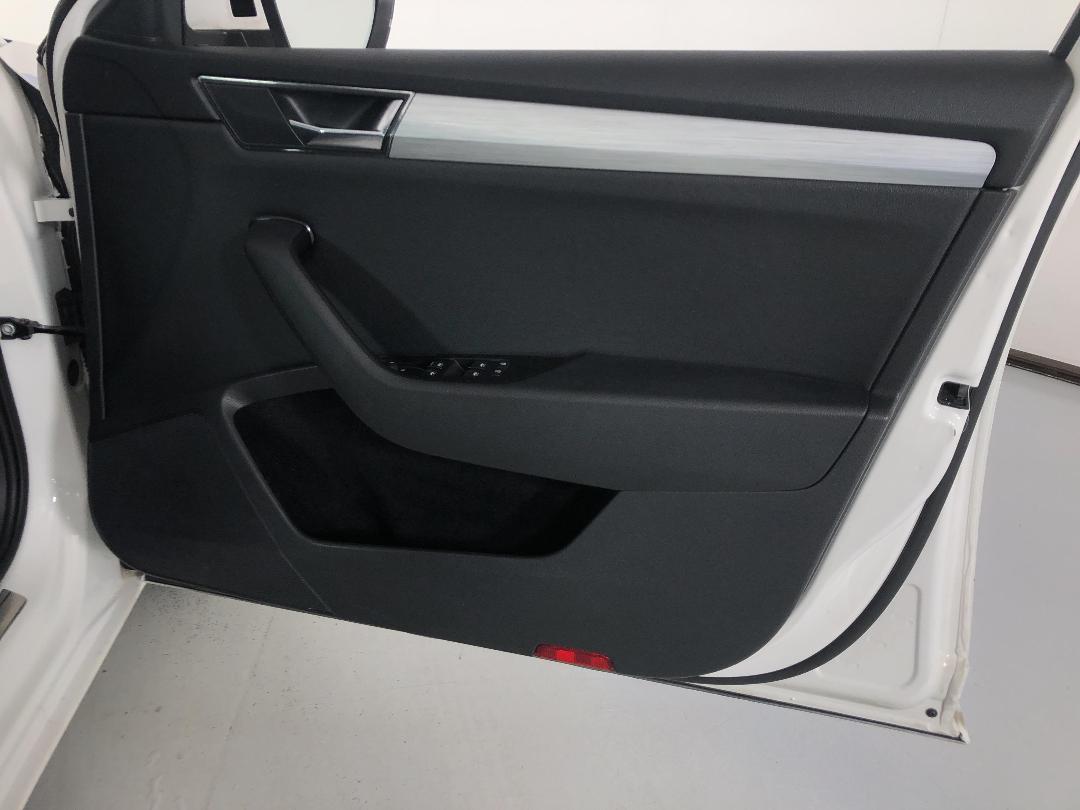 Photo '15' of Skoda Superb Photo '15' of Skoda Superb