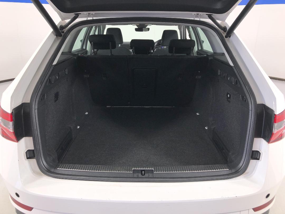 Photo '14' of Skoda Superb Photo '14' of Skoda Superb