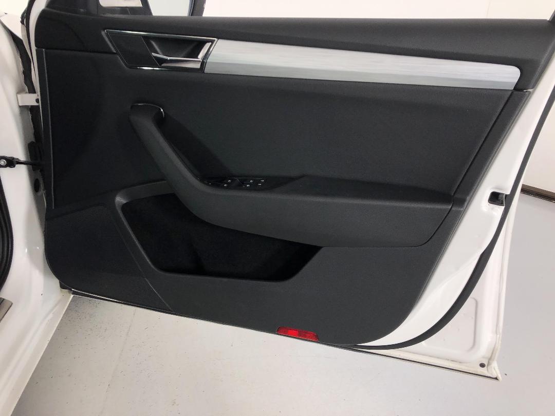 Photo '15' of Skoda Superb Photo '15' of Skoda Superb